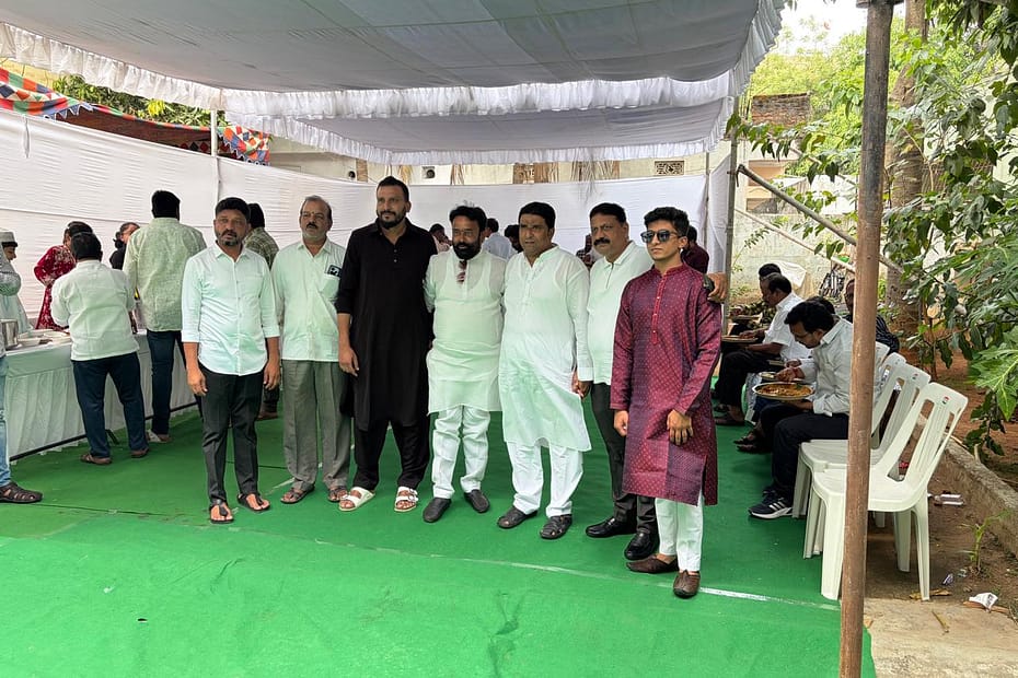 కూకట్పల్లిలో కాంగ్రెస్ నాయకుడు జస్వంత్ రావు రంజాన్ వేడుకల ఫోటో.