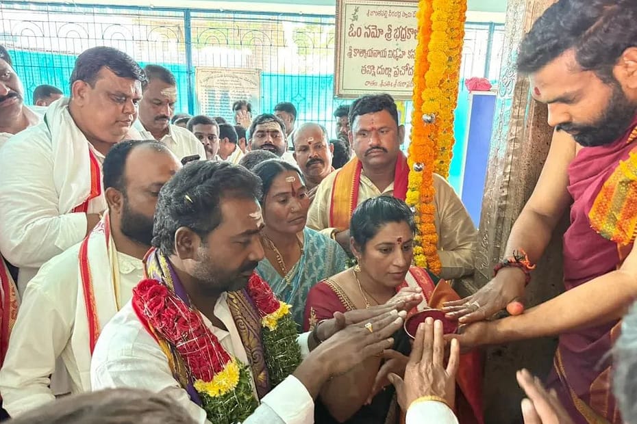 బొంతపల్లి వీరభద్ర స్వామి కళ్యాణోత్సవంలో పూజలు నిర్వహిస్తున్న కాట శ్రీనివాస్ గౌడ్ దంపతులు